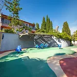 Sowell Family Riviera Hotel 4*