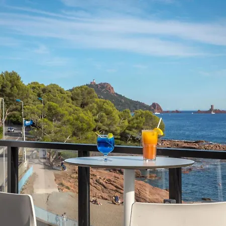 Sowell Family Riviera Готель