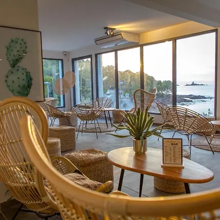 Sowell Family Riviera Отель Сен-Рафаэль